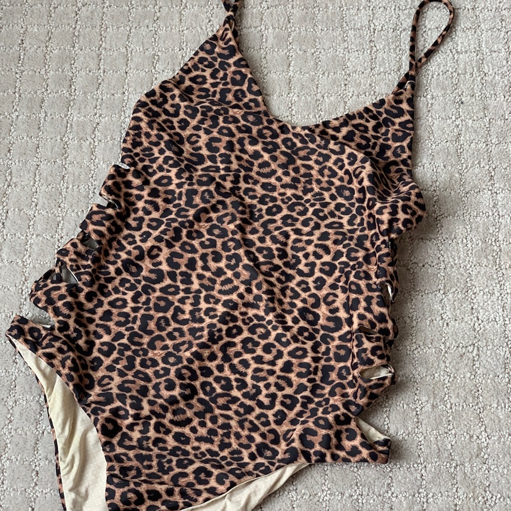 Acacia Florence size Large animal print
